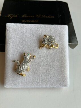 Fifth Avenue Collection vintage cat and mouse brooch pin.
